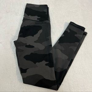 Aerie chill play move Camo leggings